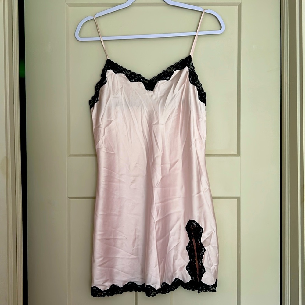 Vintage Y2K Victoria’s Secret Light Pink Silky Slip with Black Lace Trim Medium